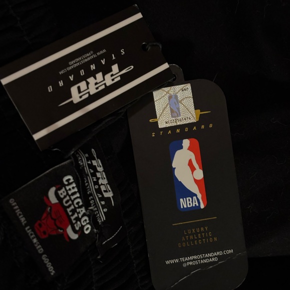 NBA final champions Chicago Bulls NWT men’s shorts L (make an offer) - Picture 7 of 7